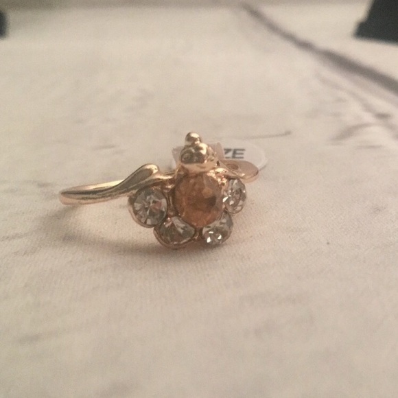 Jewelry - NEW bird ring size 9 crystal gold plated